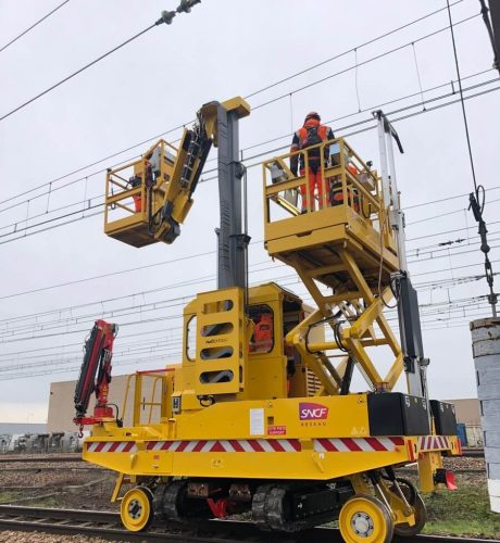 Zastosowanie maszyny kolejowej do pracy przy przewodach trakcyjnych - spidercrane.com.pl
